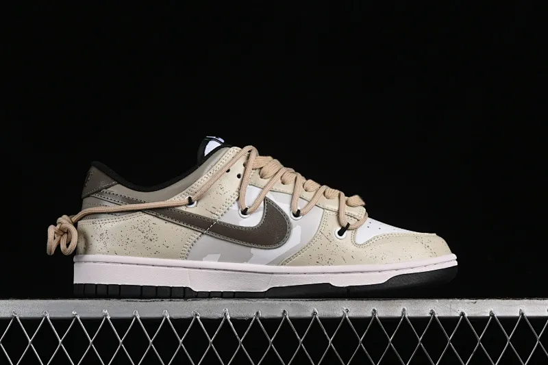 All Categories Nk SB Dunk Series Nk SB Dunk Low Low-top sneakers Nk Dunk Low Panda Prank Summer Theme Love Khaki Pudding Milk Tea SB Strappy Low-top Casual Shoes CW1590-100
